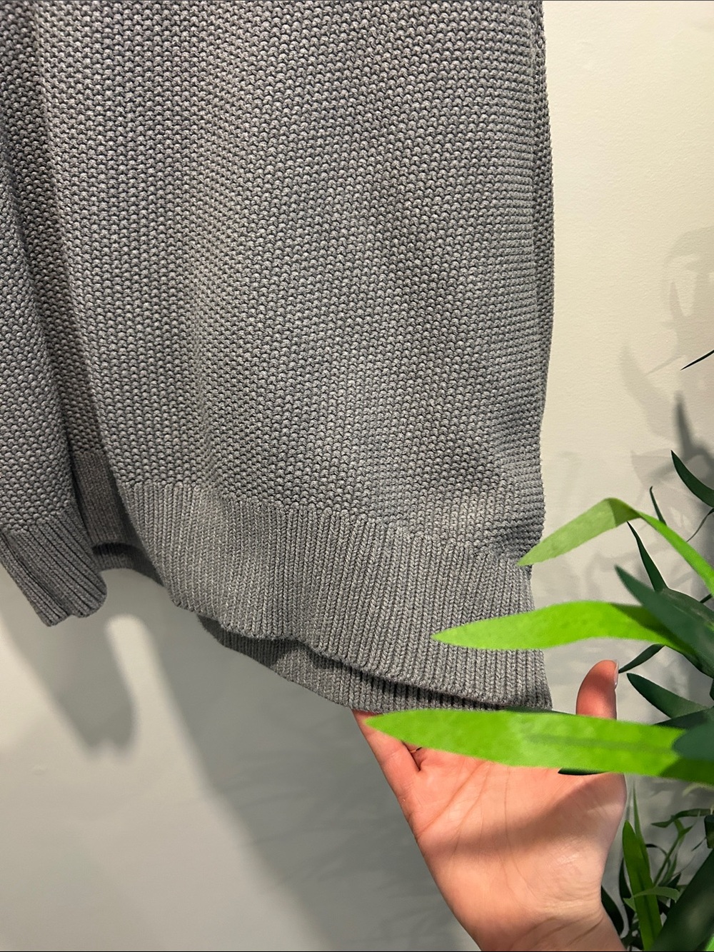Old Navy Light Gray Scoop-Neck Textured Knit Sweater - Picture 4 of 4